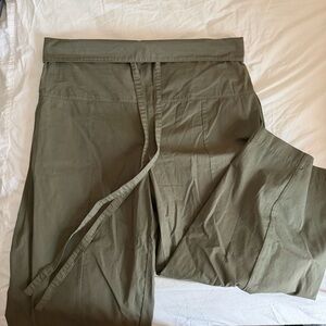 Banana Republic White Lotus Oversized Fisherman Pant